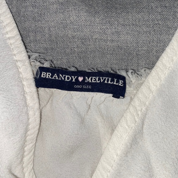 White top - Picture 2 of 2